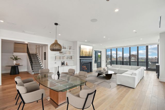 1109 W WASHINGTON Boulevard 8A, Chicago, IL 60607