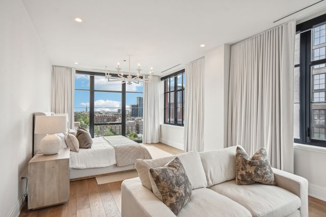 1109 W WASHINGTON Boulevard 8A, Chicago, IL 60607