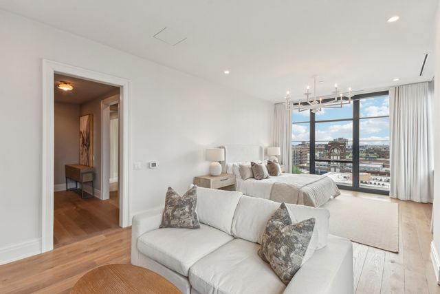 1109 W WASHINGTON Boulevard 8A, Chicago, IL 60607