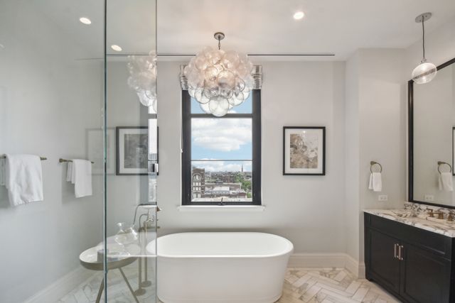 1109 W WASHINGTON Boulevard 8A, Chicago, IL 60607