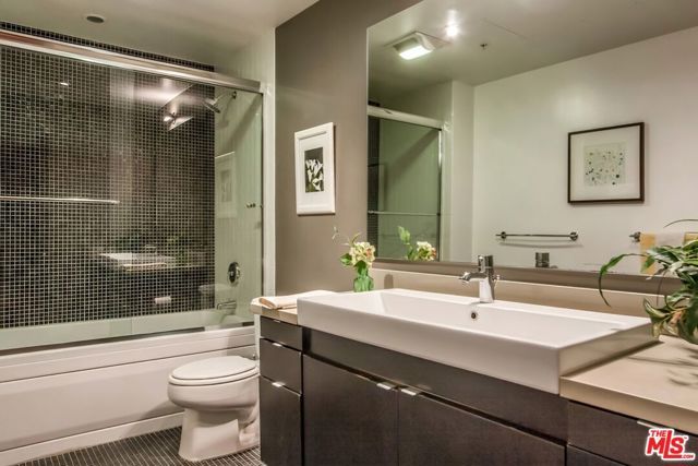 500 Molino Street 214, Los Angeles, CA 90013