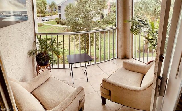 124 Santa Clara DR 15, Naples, FL 34104