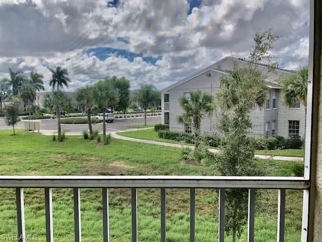124 Santa Clara DR 15, Naples, FL 34104