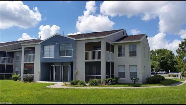 124 Santa Clara DR 15, Naples, FL 34104