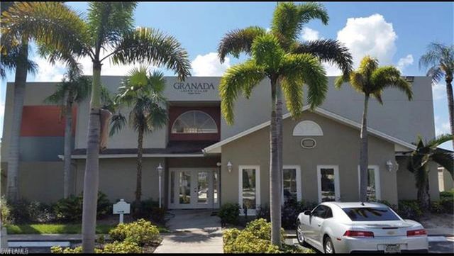 124 Santa Clara DR 15, Naples, FL 34104
