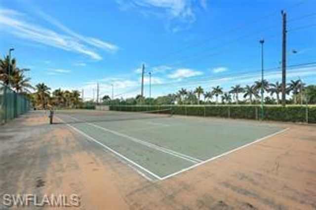 124 Santa Clara DR 15, Naples, FL 34104
