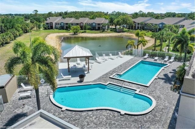124 Santa Clara DR 15, Naples, FL 34104