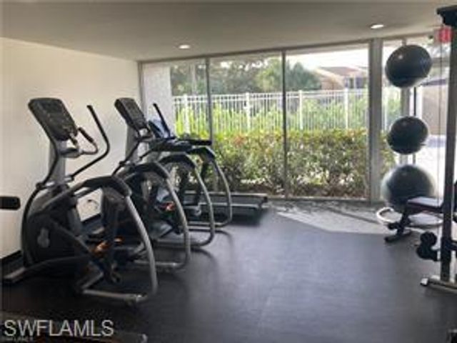 124 Santa Clara DR 15, Naples, FL 34104