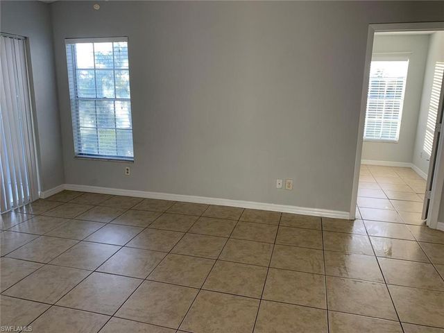 124 Santa Clara DR 15, Naples, FL 34104