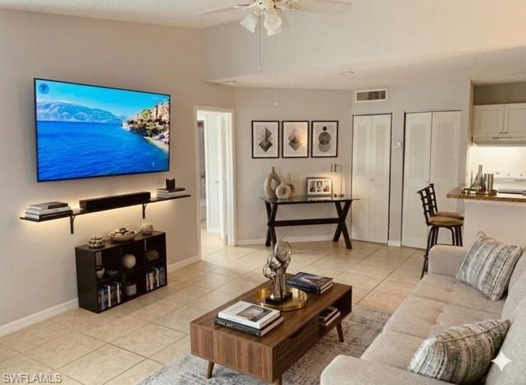 124 Santa Clara DR 15, Naples, FL 34104