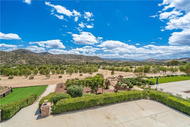 9248 Hierba, Agua Dulce, CA 91390