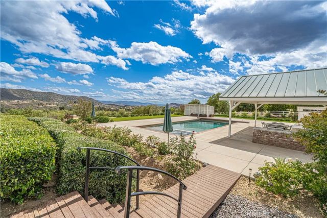 9248 Hierba, Agua Dulce, CA 91390