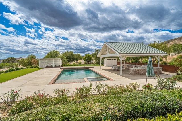 9248 Hierba, Agua Dulce, CA 91390