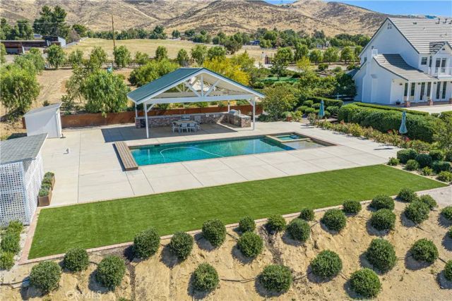 9248 Hierba, Agua Dulce, CA 91390