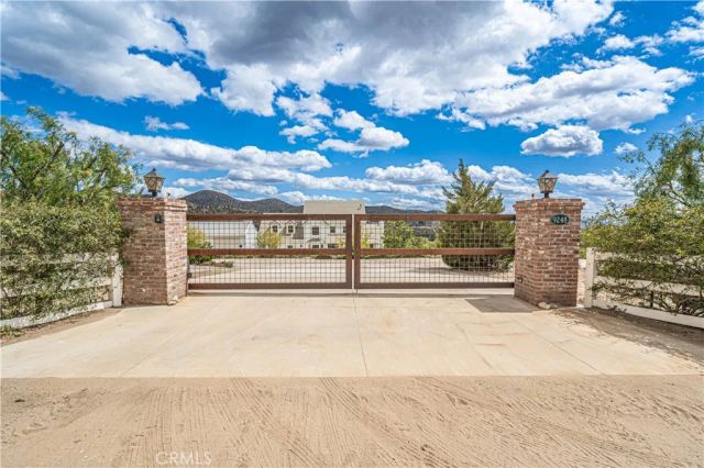 9248 Hierba, Agua Dulce, CA 91390