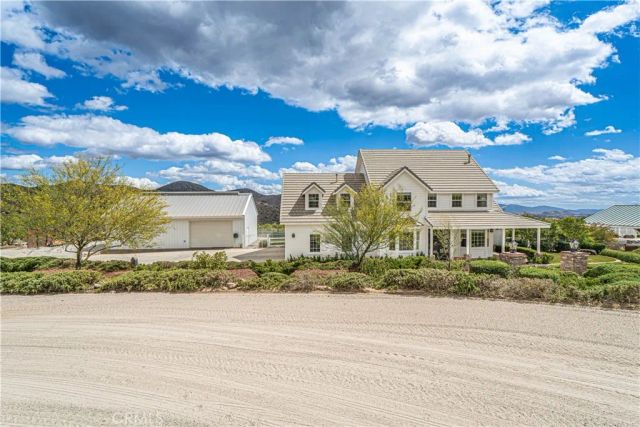 9248 Hierba, Agua Dulce, CA 91390