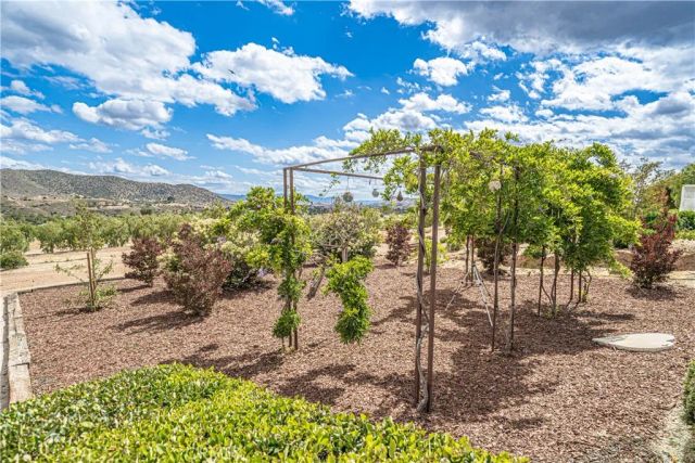9248 Hierba, Agua Dulce, CA 91390