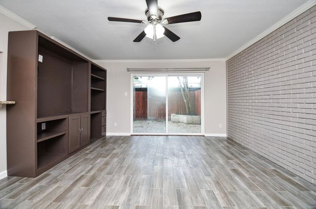 13074 Trail Hollow Drive 3074, Houston, TX 77079