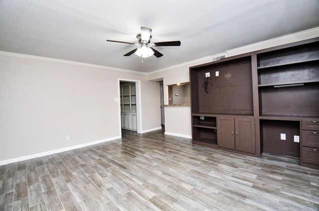 13074 Trail Hollow Drive 3074, Houston, TX 77079