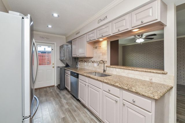 13074 Trail Hollow Drive 3074, Houston, TX 77079