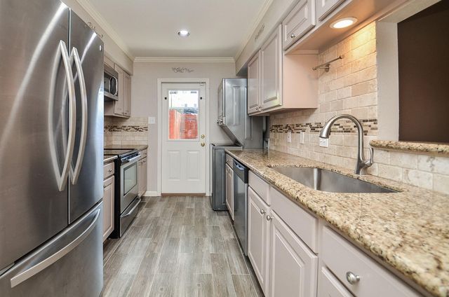 13074 Trail Hollow Drive 3074, Houston, TX 77079