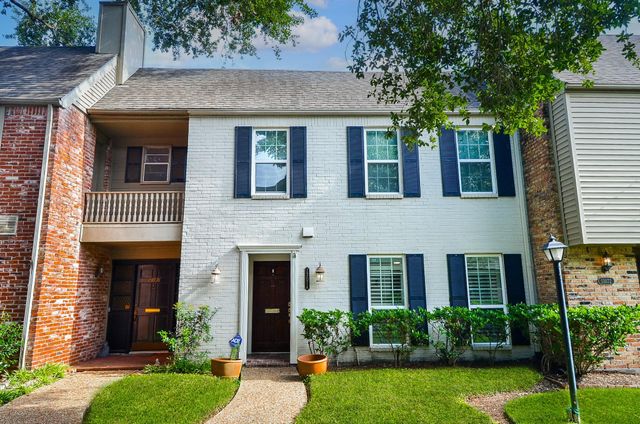 13074 Trail Hollow Drive 3074, Houston, TX 77079