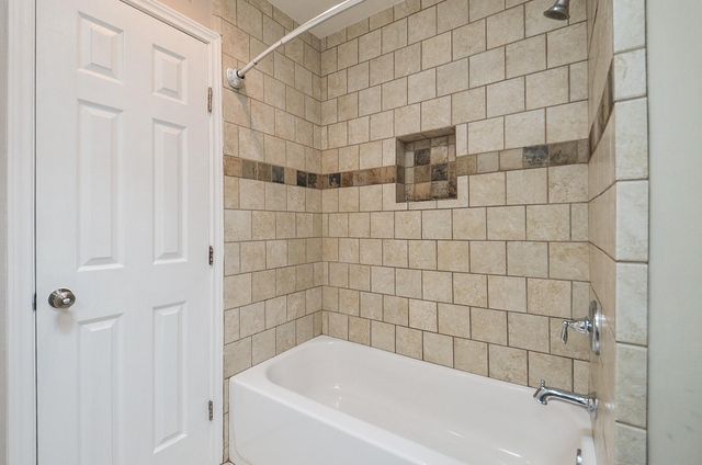 13074 Trail Hollow Drive 3074, Houston, TX 77079