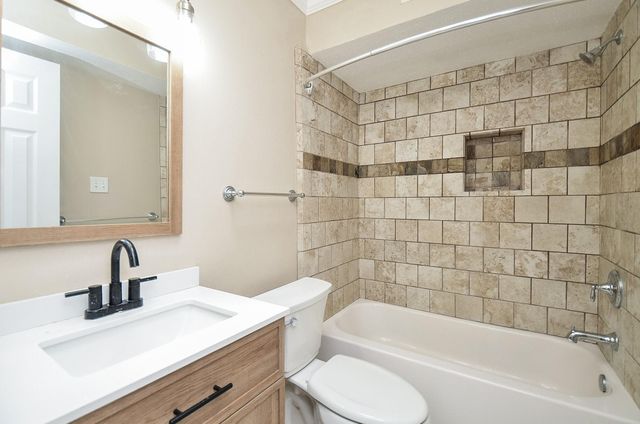 13074 Trail Hollow Drive 3074, Houston, TX 77079