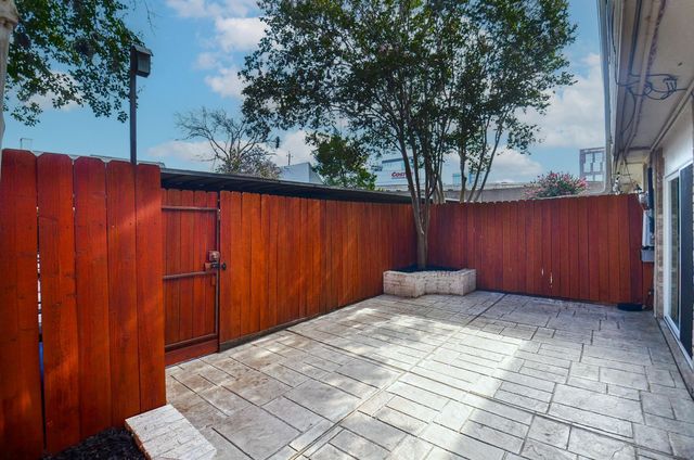 13074 Trail Hollow Drive 3074, Houston, TX 77079