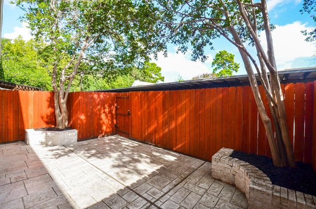 13074 Trail Hollow Drive 3074, Houston, TX 77079