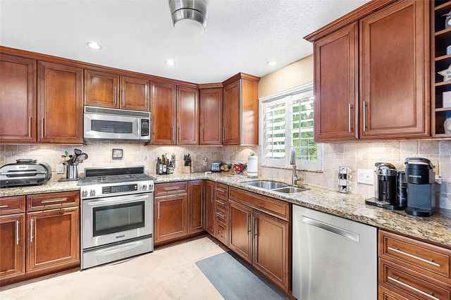601 NW 22ND Court, Wilton Manors, FL 33311
