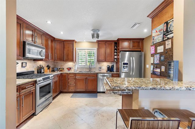 601 NW 22ND Court, Wilton Manors, FL 33311