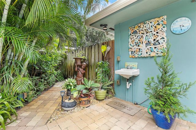 601 NW 22ND Court, Wilton Manors, FL 33311