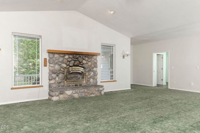 279 Ridgefield Road, Grants Pass, OR 97527
