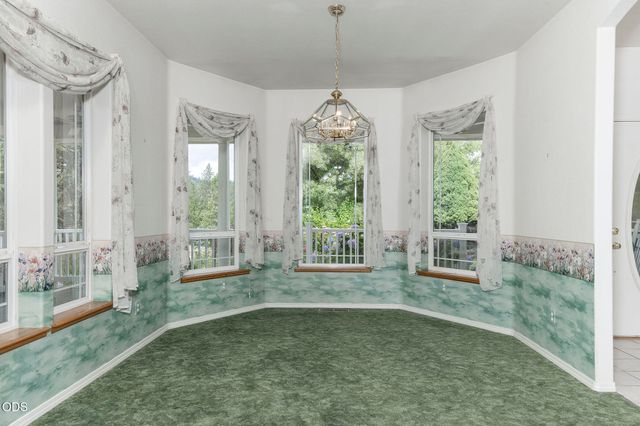 279 Ridgefield Road, Grants Pass, OR 97527
