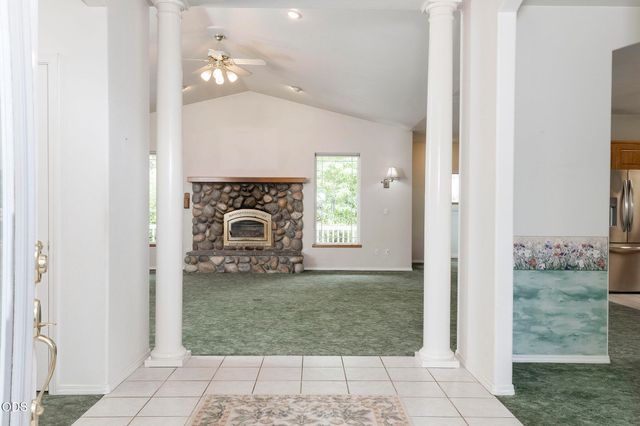 279 Ridgefield Road, Grants Pass, OR 97527