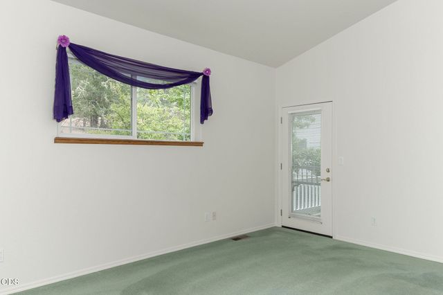 279 Ridgefield Road, Grants Pass, OR 97527