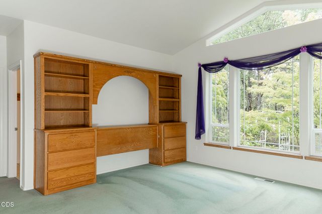 279 Ridgefield Road, Grants Pass, OR 97527