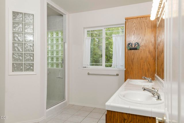 279 Ridgefield Road, Grants Pass, OR 97527