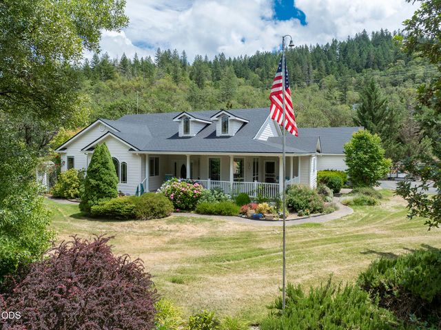 279 Ridgefield Road, Grants Pass, OR 97527