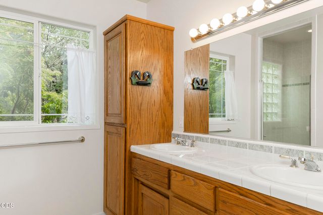 279 Ridgefield Road, Grants Pass, OR 97527