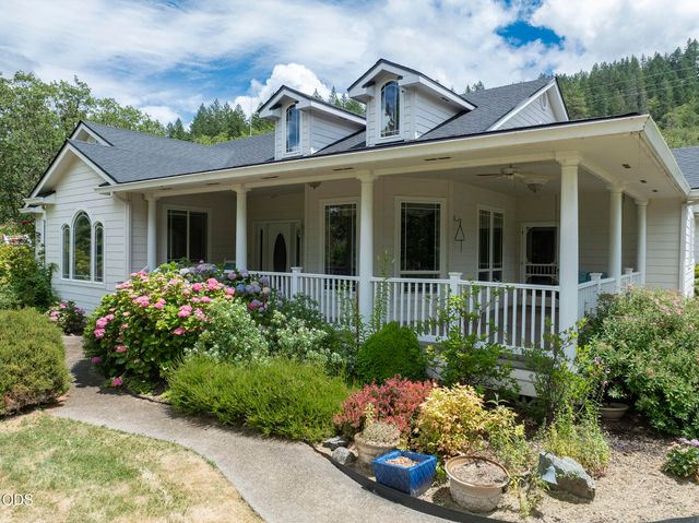 279 Ridgefield Road, Grants Pass, OR 97527