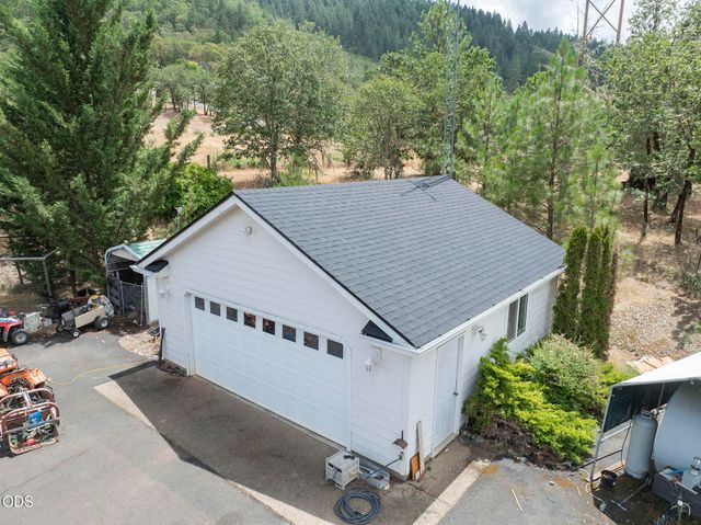 279 Ridgefield Road, Grants Pass, OR 97527