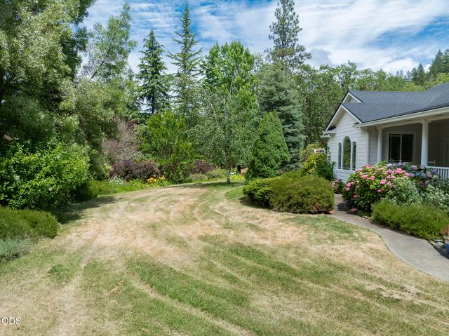 279 Ridgefield Road, Grants Pass, OR 97527