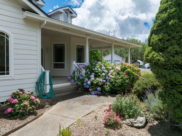 279 Ridgefield Road, Grants Pass, OR 97527