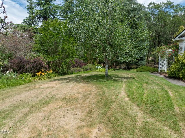 279 Ridgefield Road, Grants Pass, OR 97527