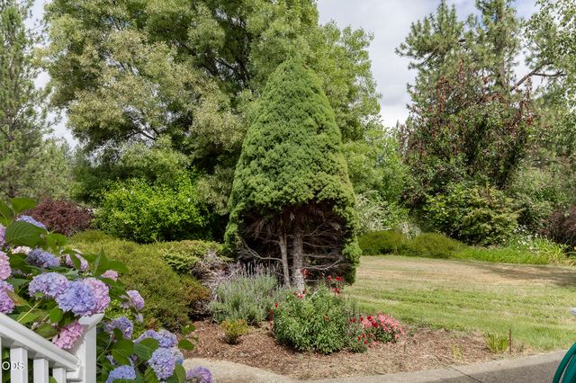 279 Ridgefield Road, Grants Pass, OR 97527