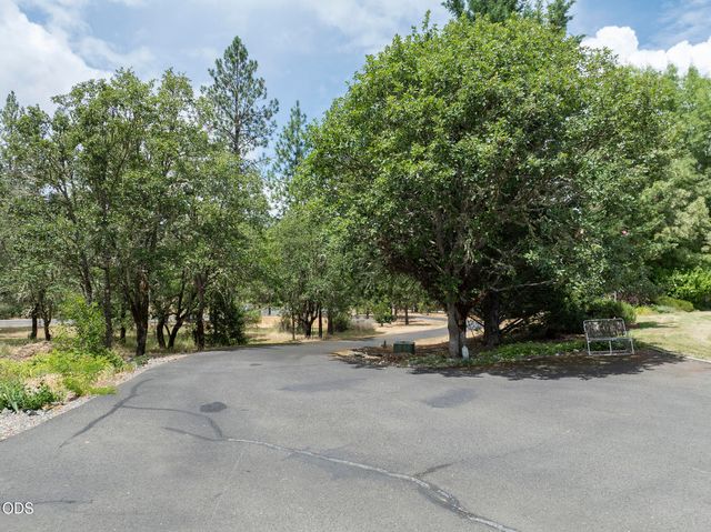 279 Ridgefield Road, Grants Pass, OR 97527
