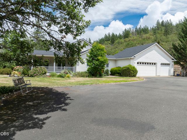 279 Ridgefield Road, Grants Pass, OR 97527
