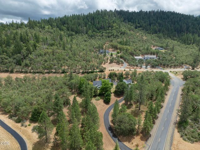 279 Ridgefield Road, Grants Pass, OR 97527